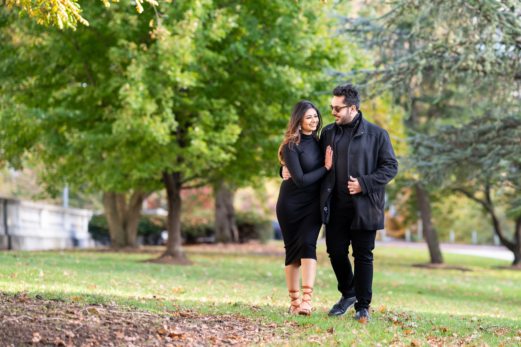 couple walking at the harrisburg state capitol building harrisburg