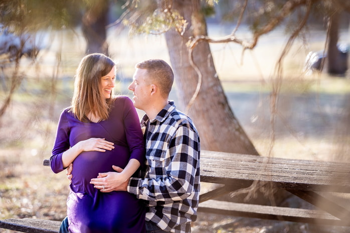 Sparkling Water & Anticipation: Capturing a Maternity Journey by the Lake